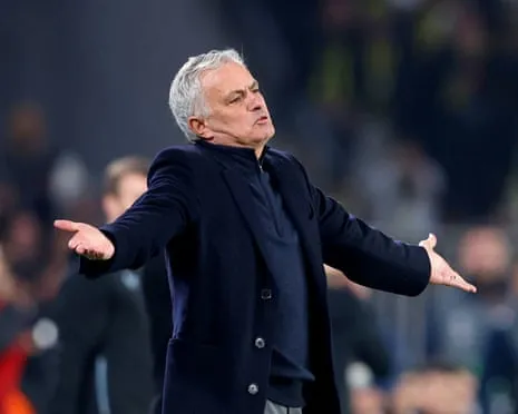 SL Benfica Pursuing Talks to Hire The Special One Following Sacking of Lage